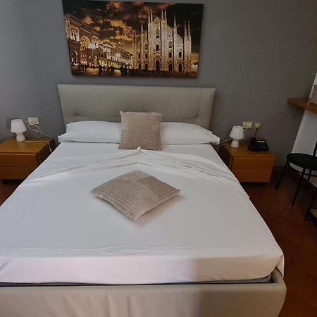 Albergo La Scaletta Cantu Bagian luar foto