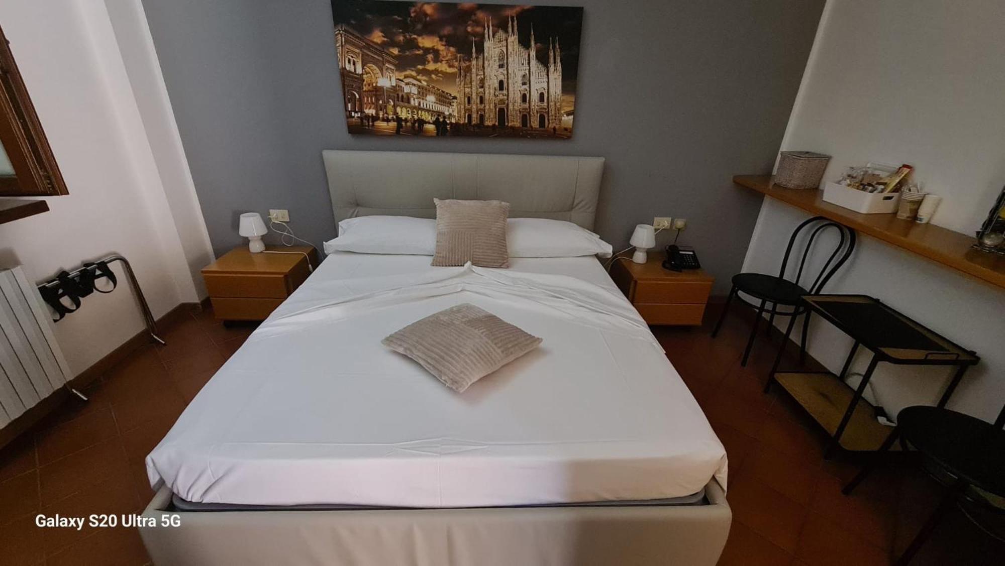 Albergo La Scaletta Cantu Bagian luar foto