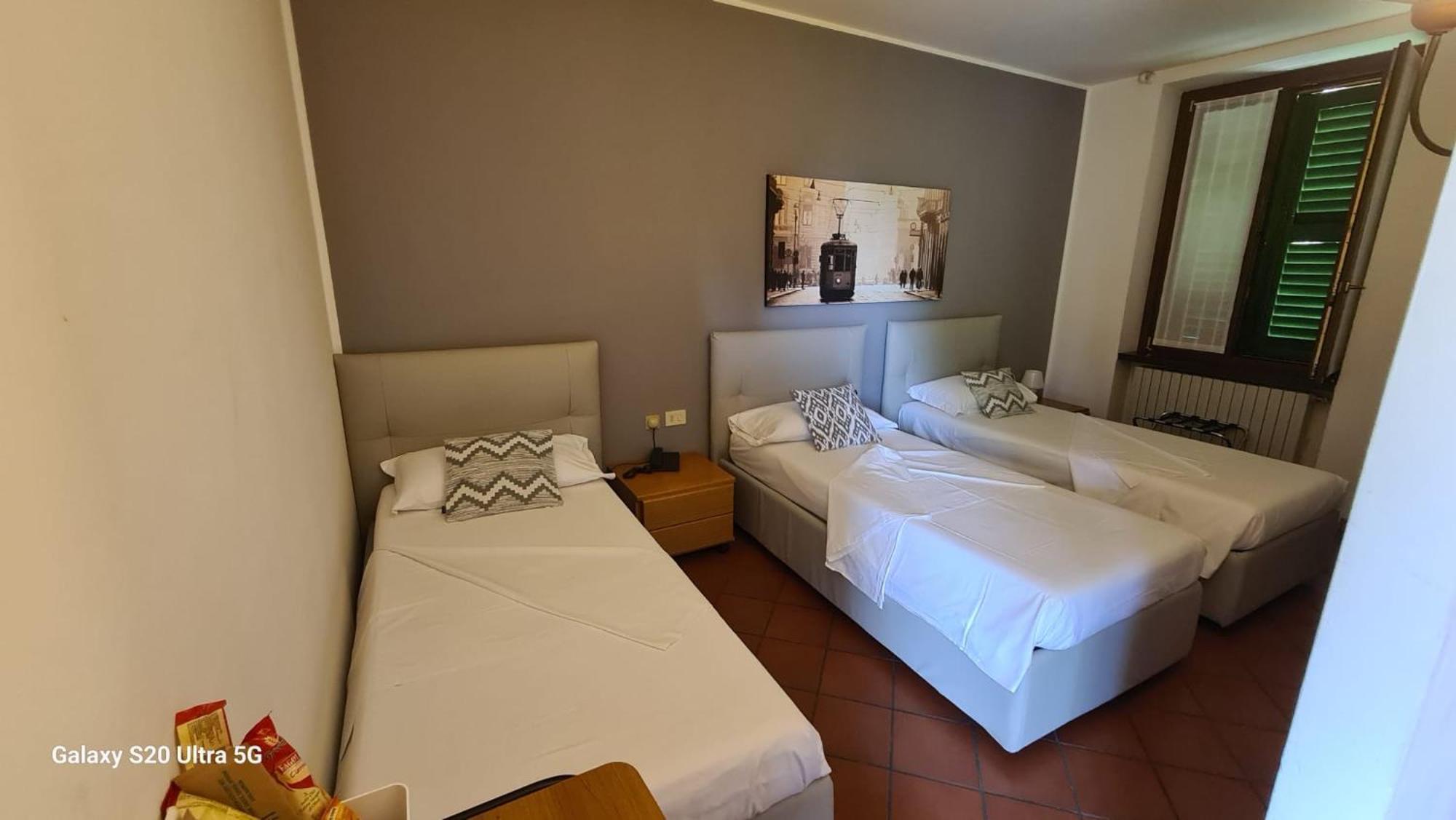 Albergo La Scaletta Cantu Bagian luar foto