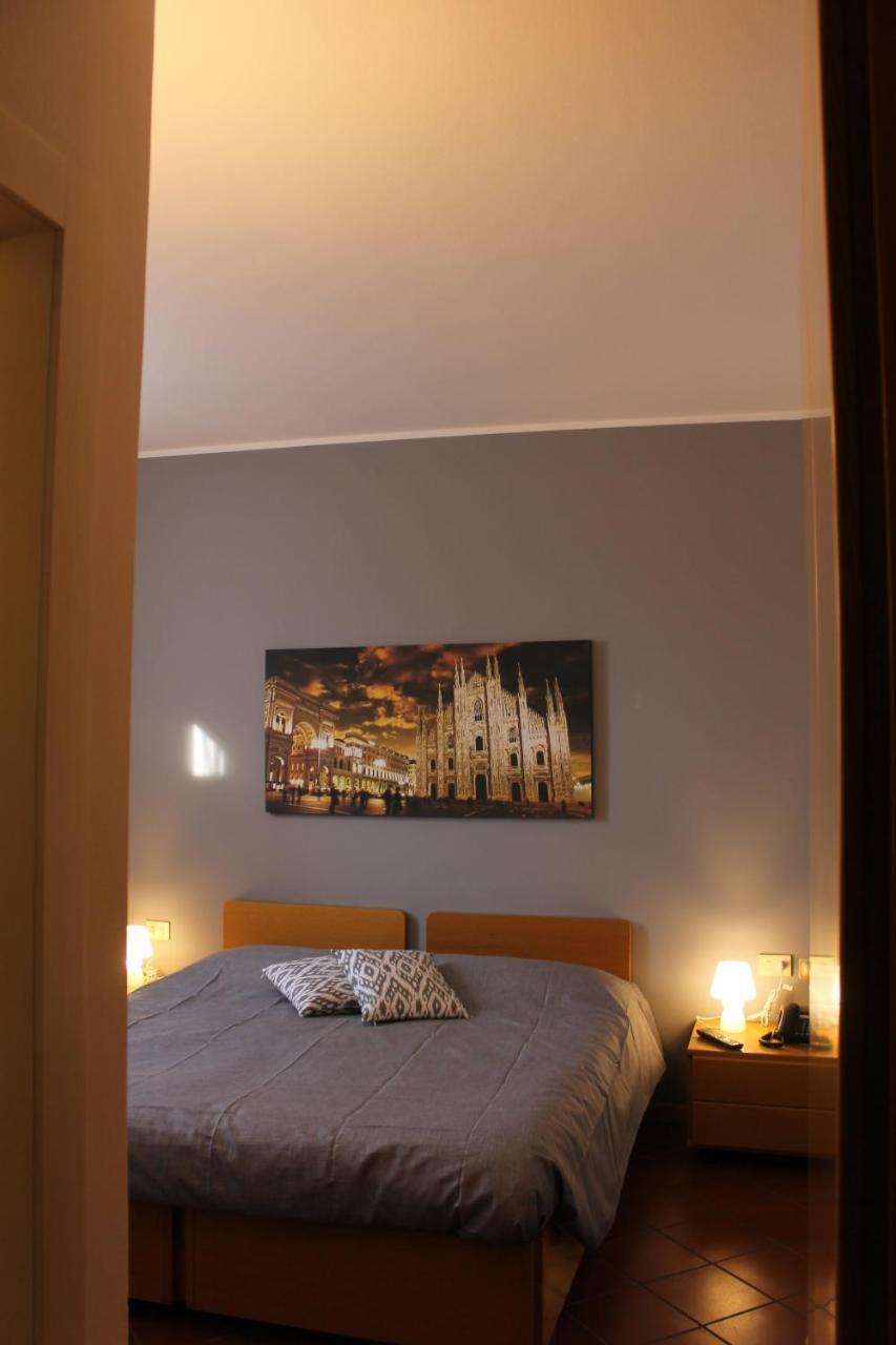 Albergo La Scaletta Cantu Bagian luar foto