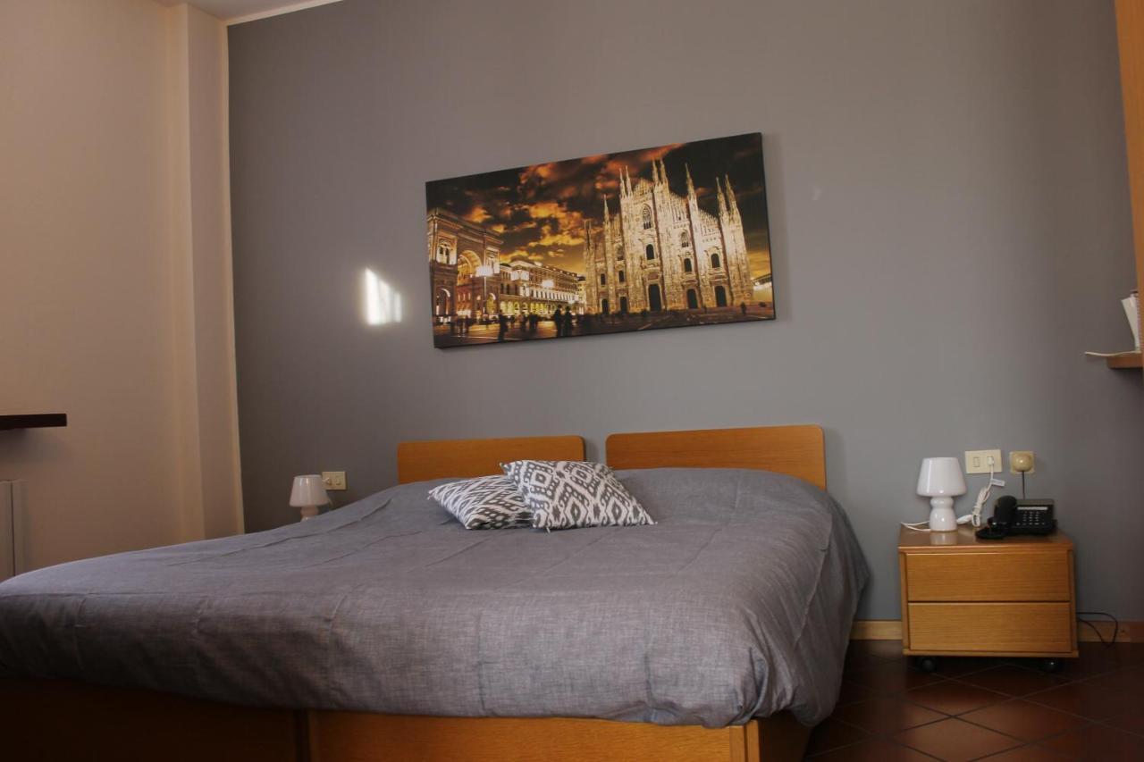 Albergo La Scaletta Cantu Bagian luar foto