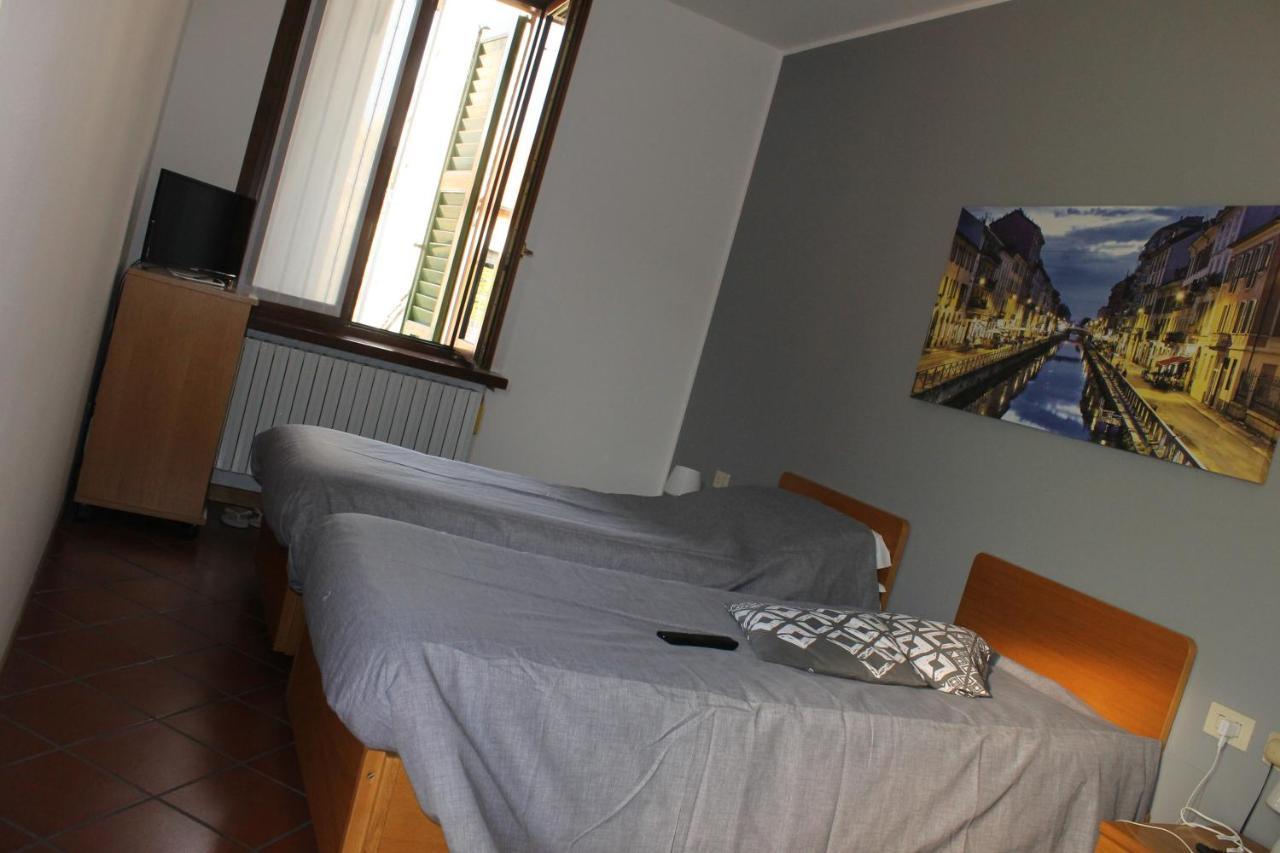Albergo La Scaletta Cantu Bagian luar foto