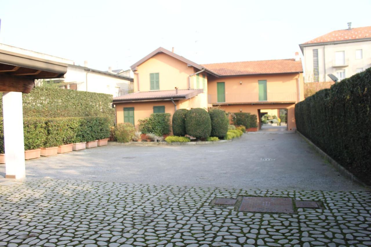 Albergo La Scaletta Cantu Bagian luar foto