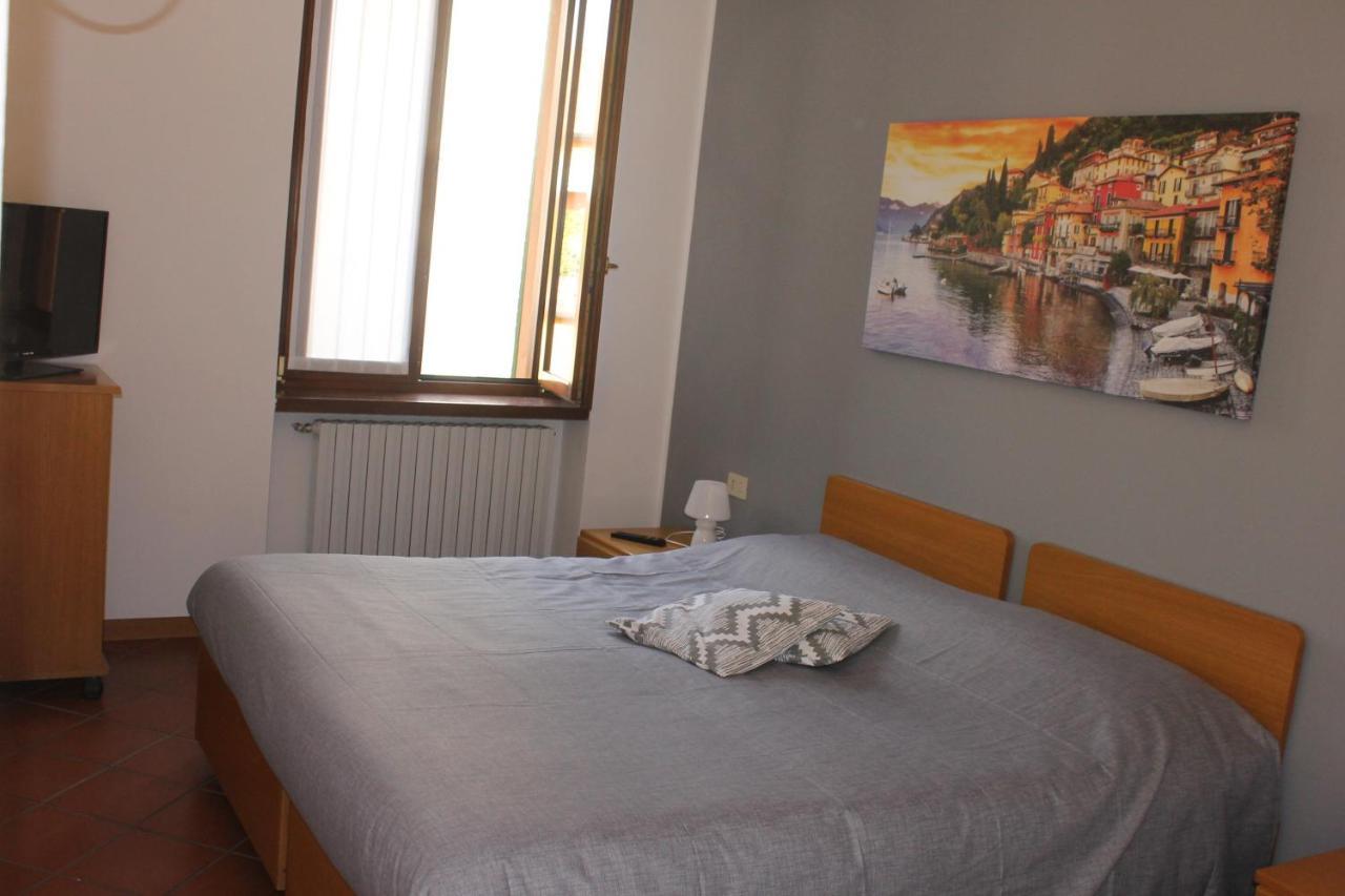 Albergo La Scaletta Cantu Bagian luar foto