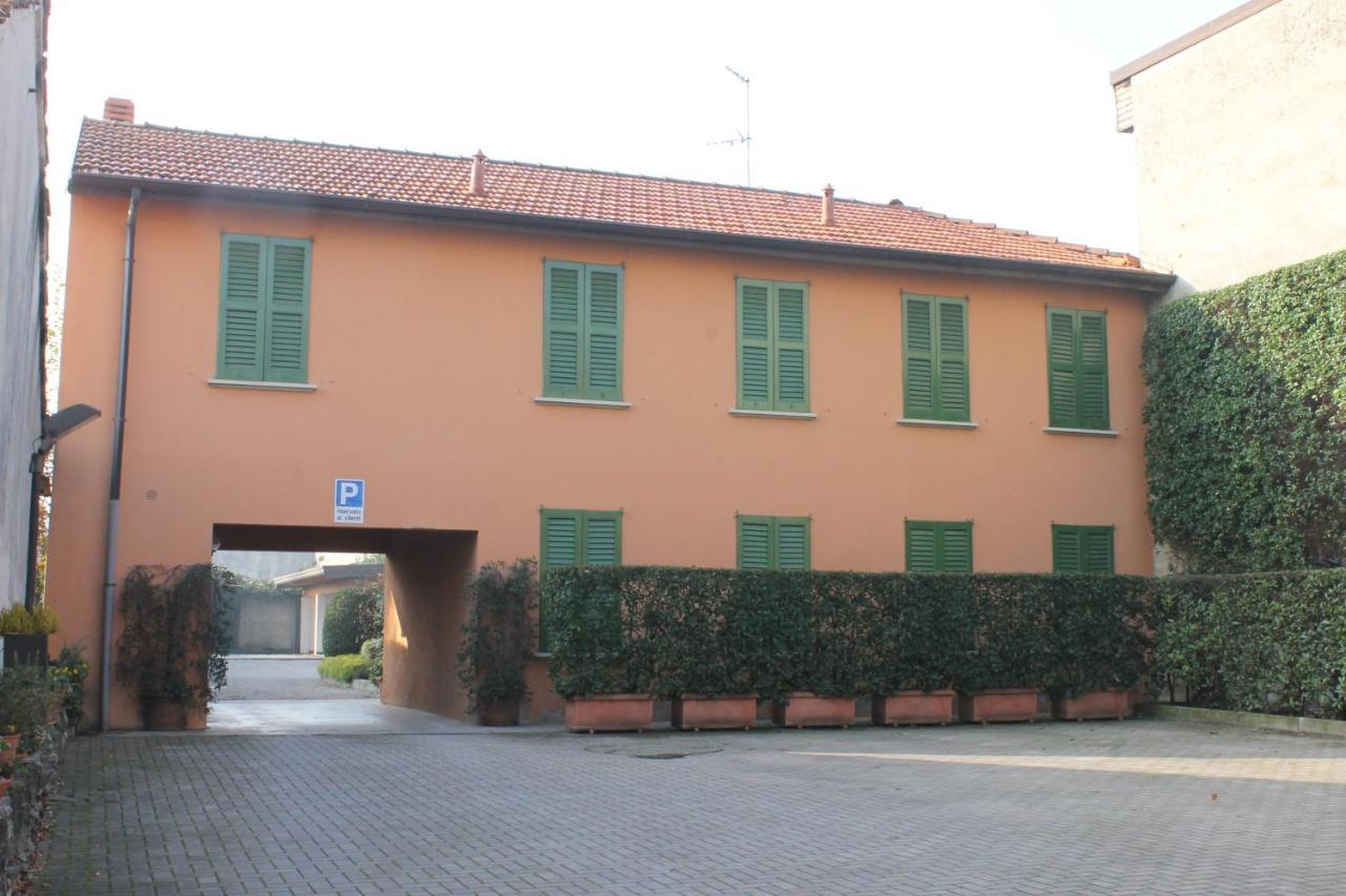 Albergo La Scaletta Cantu Bagian luar foto